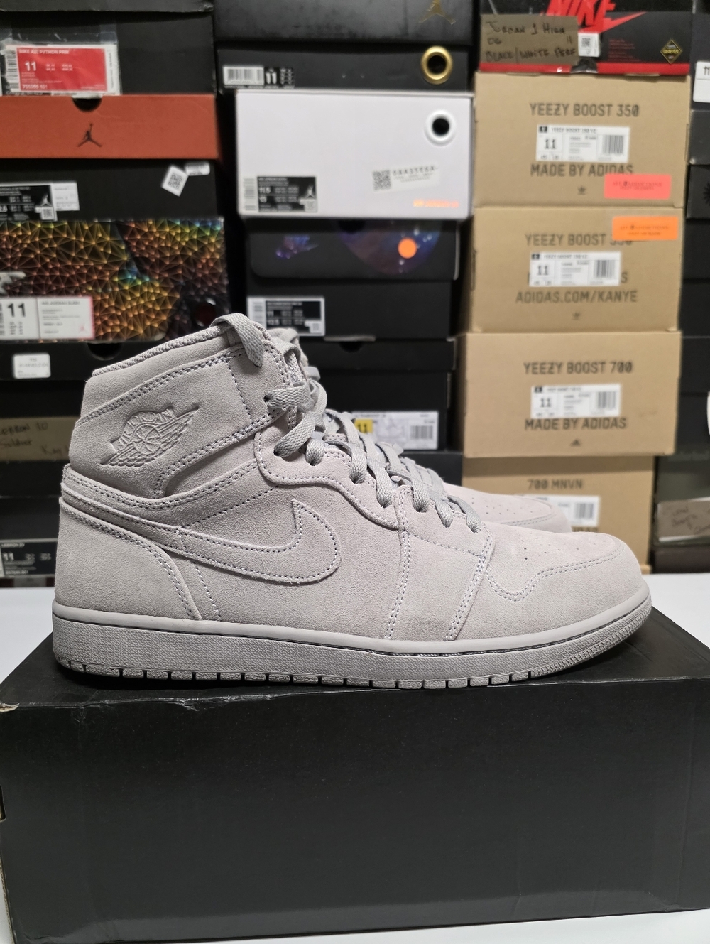 Nike Air Jordan 1 Retro High Wolf Men's Grey Suede Sneakers Size 11.5 - Picture 3 of 8